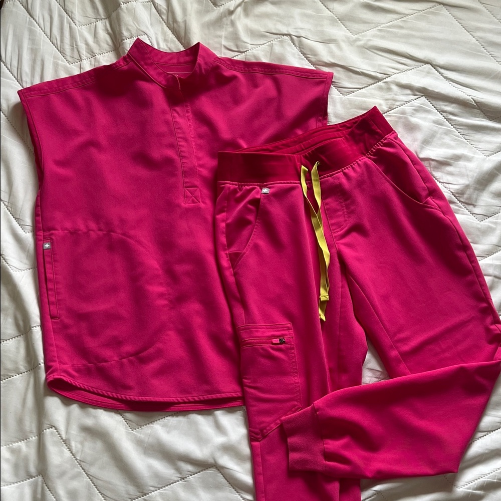 Figs Shocking Pink Women's Rafaela Top and Zamora Joggers